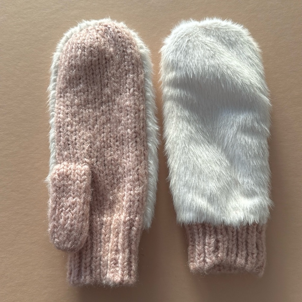 Hand mittens